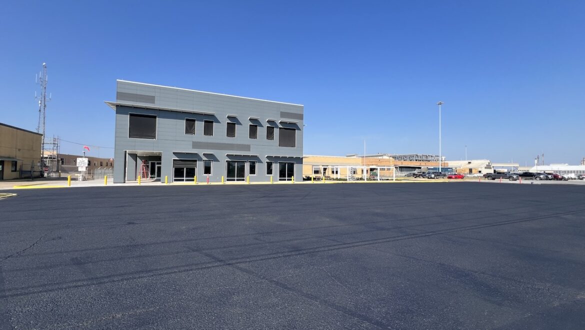 Houston Asphalt Sealcoating - What Are The Pros And Cons of Sealing?