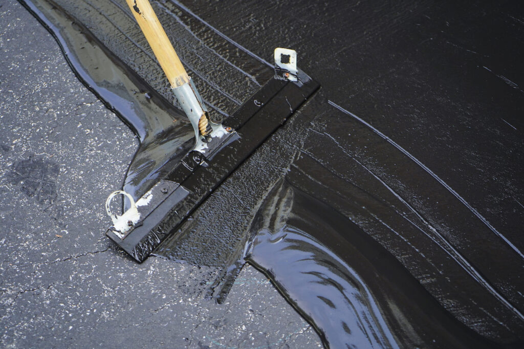 Can Extreme Heat Affect an Asphalt Sealcoating Application?