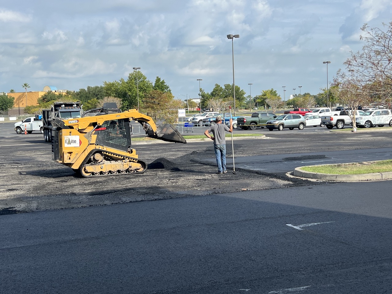 How To I Find The Best Houston Paving Contractor for Retail Properties?